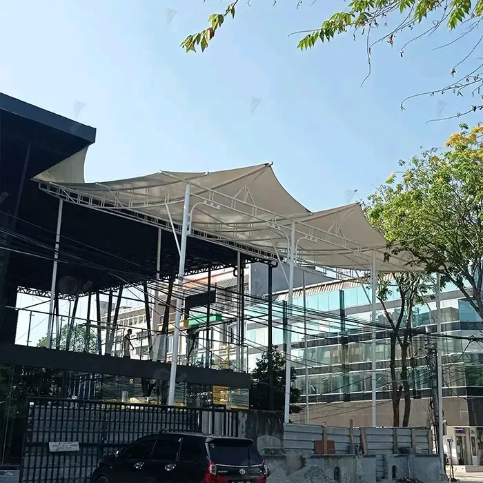 Struktur kanopi membrane PTFE yang megah dan elegan