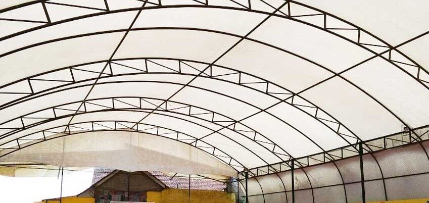 atap lapangan padel modern menggunakan membran tangerang